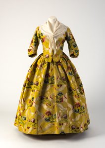 Yellow, red and blue brocade woven silk closed robe, 1740s